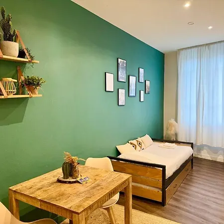 Apartment Dans Un Quartier Anime De